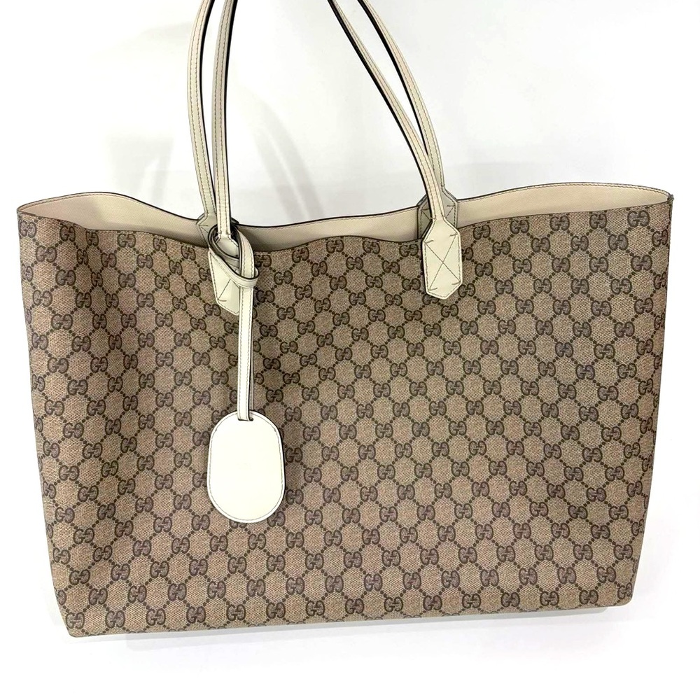 Gucci Beige and Cream Shoulder Bag